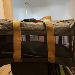Soft-Sided Pet Carrier / Travel Carrier - Excellent Condition