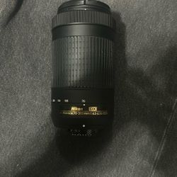 Nikon AF-P DX NIKKOR 70-300mm f/4.5-6.3G ED Lens – Excellent Condition