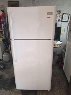 Frigidaire refrigerator 66x30x30