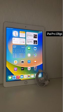 iPad Pro 128gb. Like New And Unlocked!