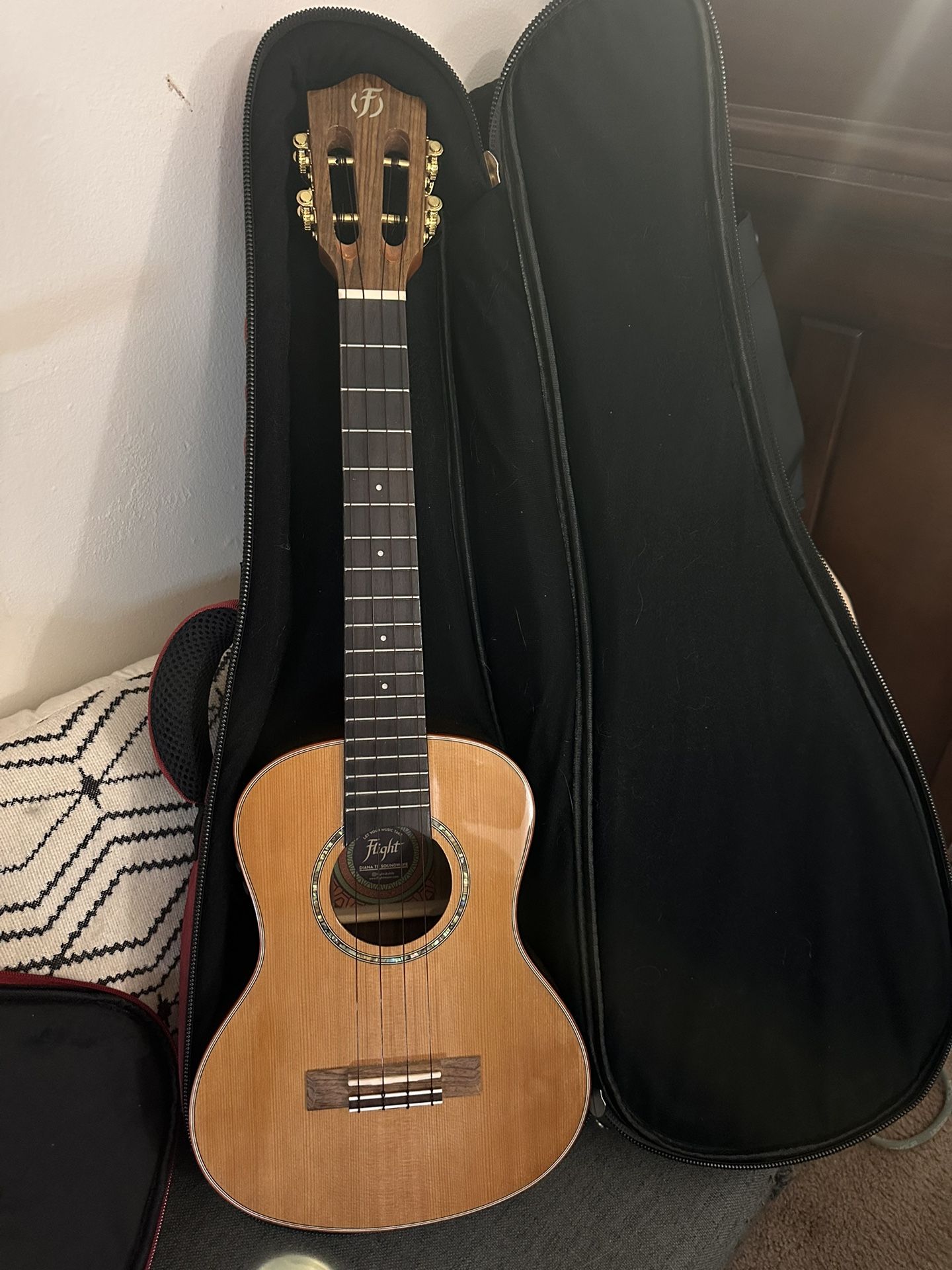 Flight Diana Soundwave Tenor ukulele 