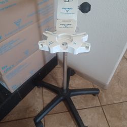 Iv PoLe Used $25.00