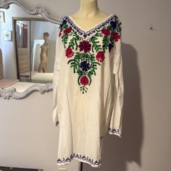 XL White Tunic Embroidered