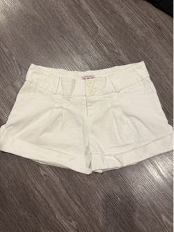 Three Pink Hearts Trixxi White Belted Shorts Size 11  Cute white cuffed shorts by Three Pink Hearts by Trixxi.  ✨ Size 11  Features:  * Stretch cotton