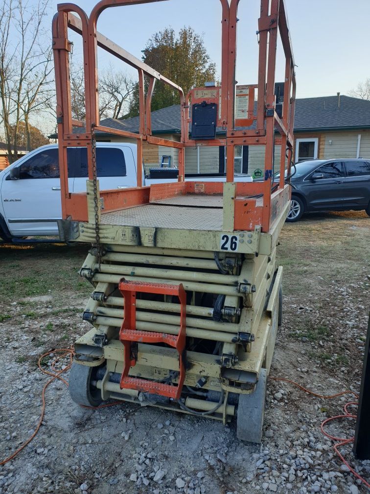 Scissor lift