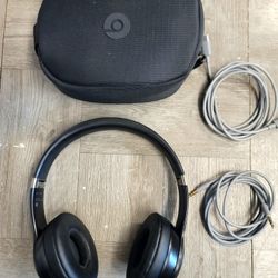 Beats Solo 4 - Wireless Bluetooth On-Ear Headphones, Apple & Android Compatible, Up to 50 Hours of Battery Life - 