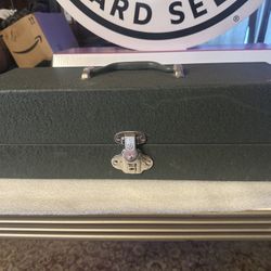 Vintage Arrowhead Tacklebox