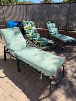 Outdoor Patio Chaise Lounge Chair with Cushion