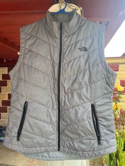 Women’s The North Face vest, size large