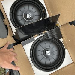Subwoofers Kickers