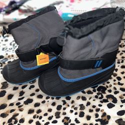 Woman’s Snow Boots