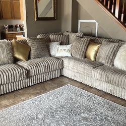Beautiful Beige Couch  Set 