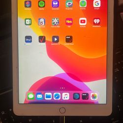 Apple Ipad W/ Keyboard And Leather Case 