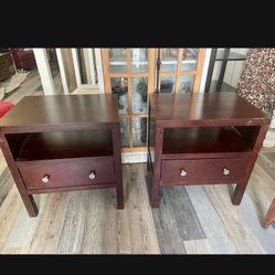 2 Nice Wood End Tables! Good Quality! 24" X 26"