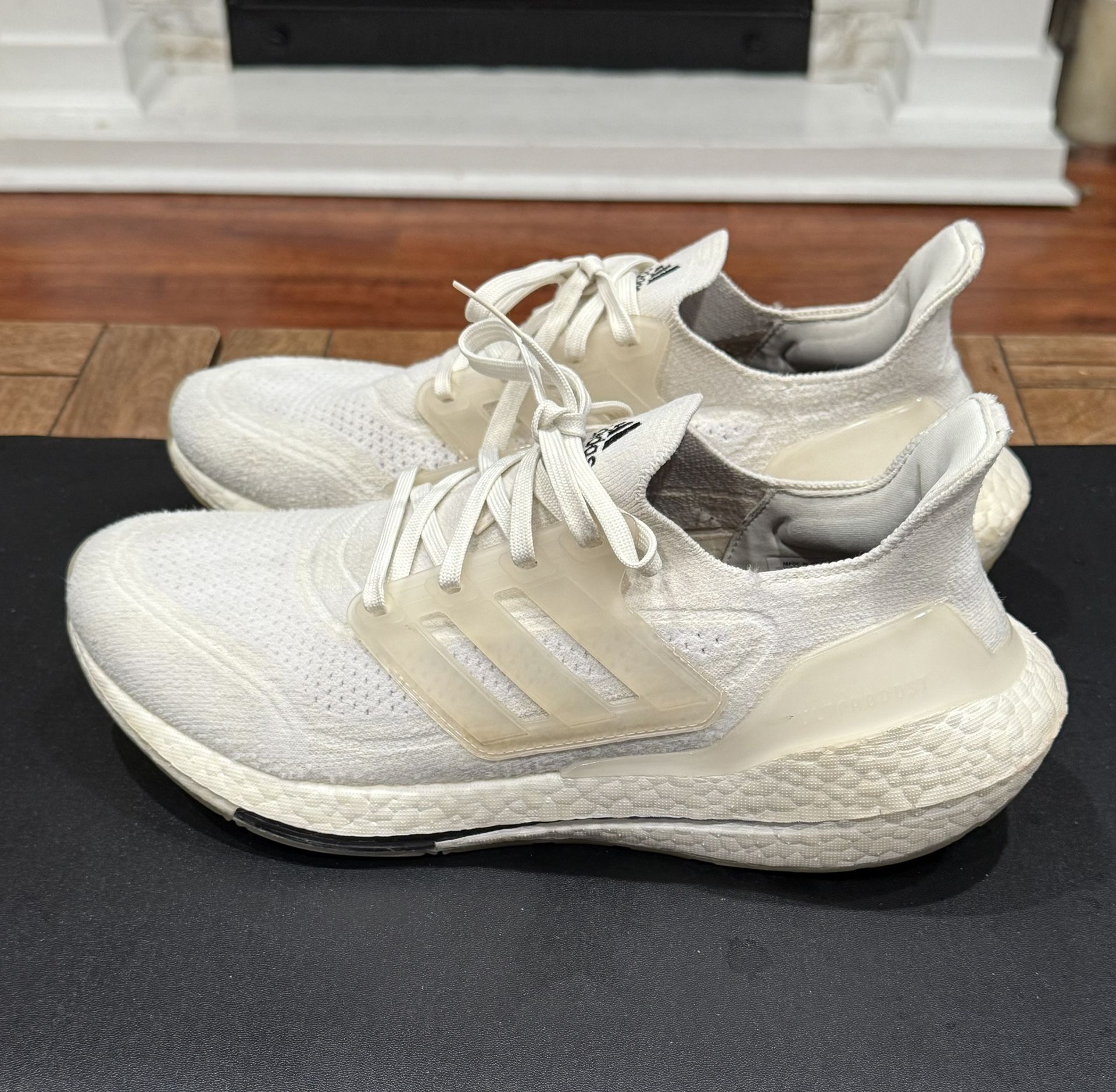 Adidas Ultra Boost 21