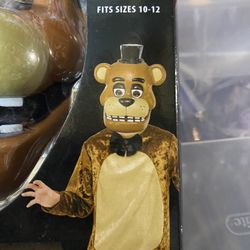Boys Five Nights At Freddy’s Costume. Never Used.