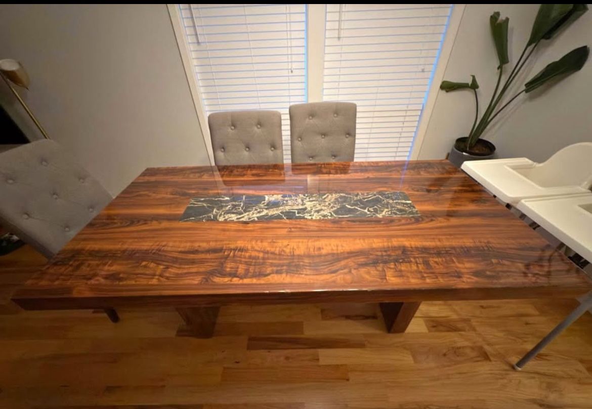Very Nice Wood Dining Room Table With 3 Chairs