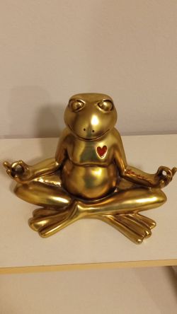 Peace, Love World Meditating Frog, Garden Statue