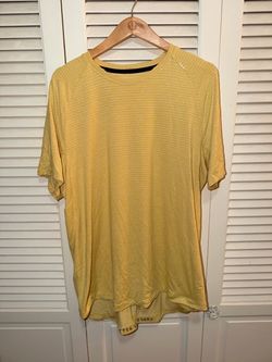 Lululemon men’s shirt