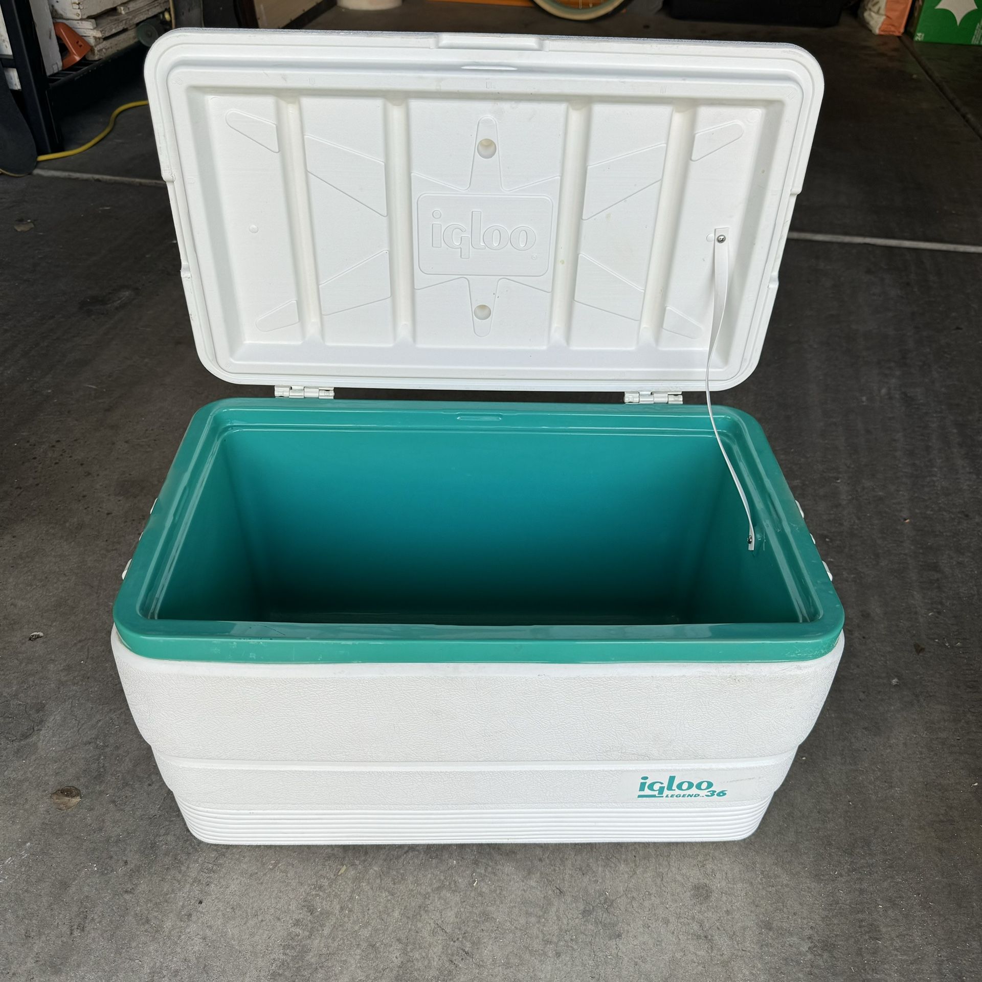 Vintage Igloo Legend 36 Cooler
