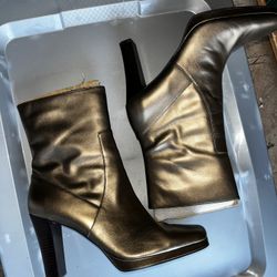 Woman’s Boots Size 8 