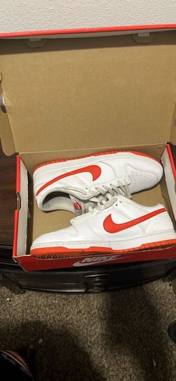 Dunks Red/White size 11
