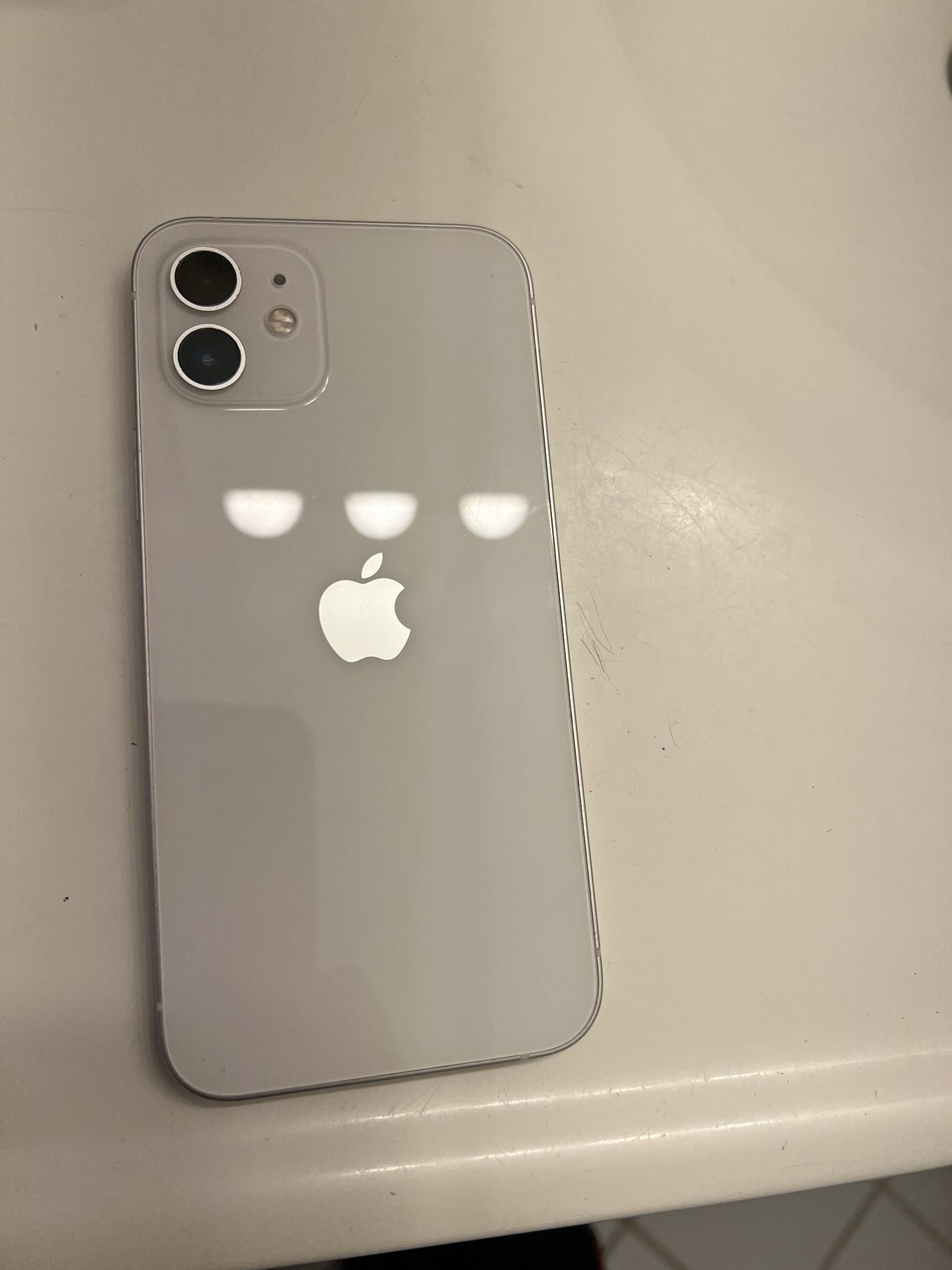 iPhone 12 White ( Carrier Locked )