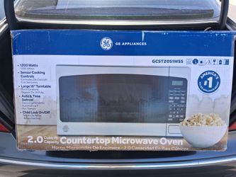 GE 2.0 countertop microwave oven