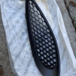 New SRT Jeep Black Hood Vent Inserts OEM