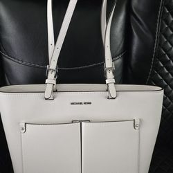 Michael Kors Women's Bag Like New  Condition 