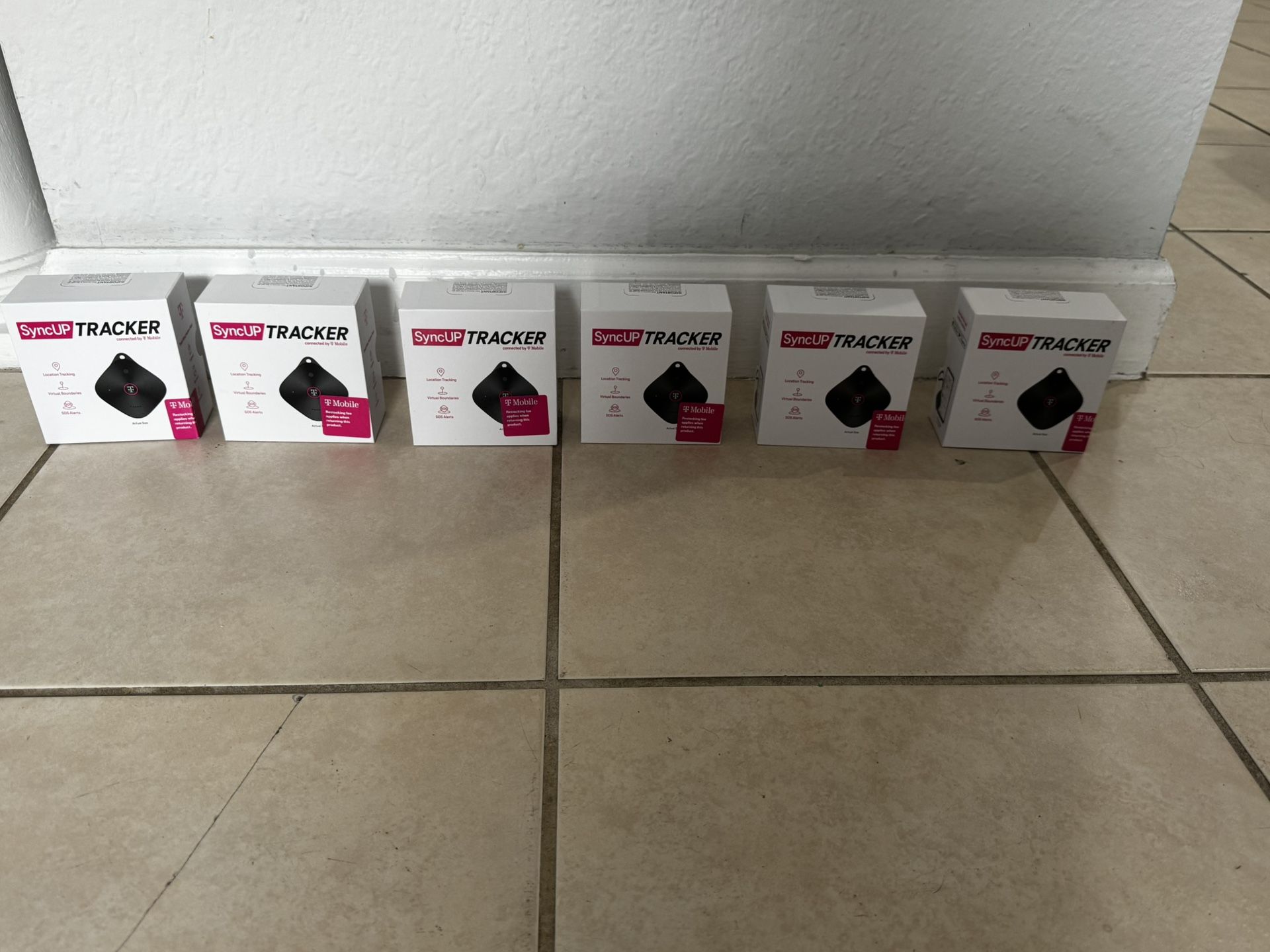 6 Marca: T-Mobile. SyncUP Tracker . Rastreador GPS Negro . New in