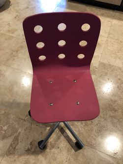 vergroting Gymnastiek strategie IKEA pink junior desk chair for Sale in Santa Fe Springs, CA - OfferUp