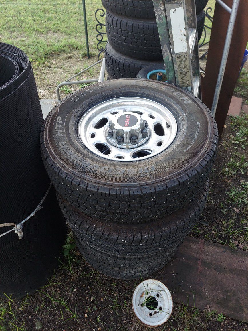 8 Lugs Chevy/gmc Tires With Rims 