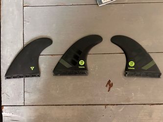 Futures John John Florence Alpha Medium Thruster Fins — Perfect Condition