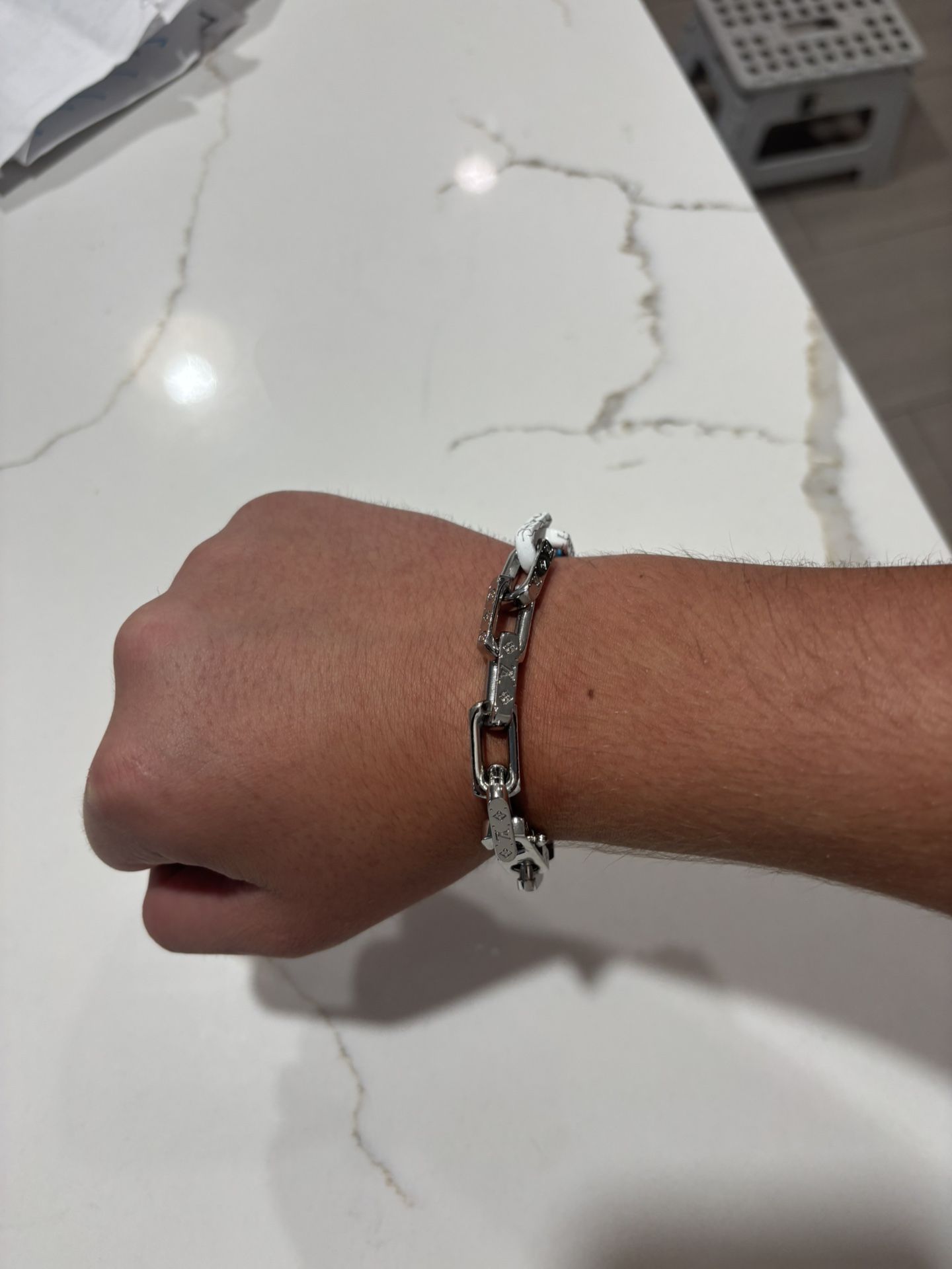 Authentic Louis Vuitton LV Monogram Chain Multicolor 6.1’’ Barely Used