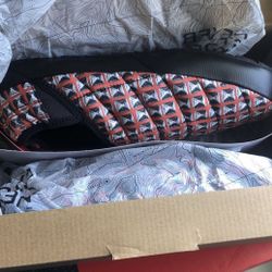 North face And Supreme Slippers Supper Soft Size 10 