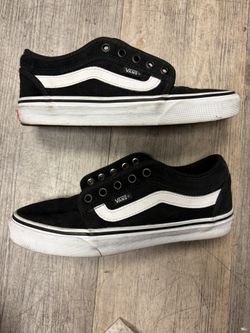 Chukka Low Sidestripe Shoe