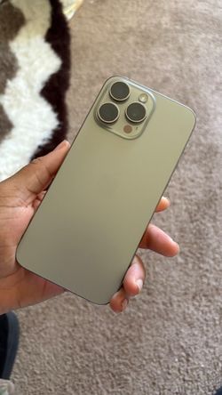 IPHONE 15 PRO MAX, 256GB, reset basically new