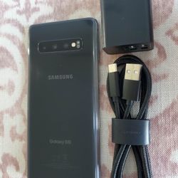 New condition! ~ Unlocked Samsung Galaxy S10 ~128GB Any SIM Card!!