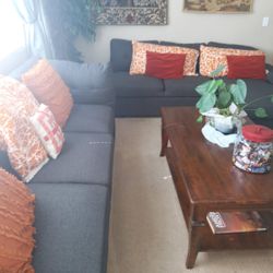 Couch- 4 Peice Sectional