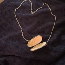 shell necklace from the 70’s 80’s