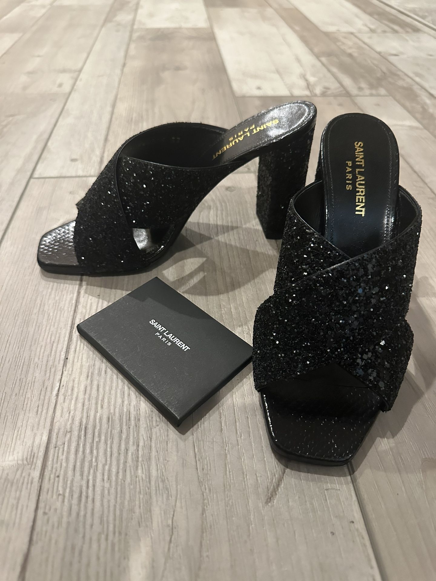 Saint Laurent Slides 37