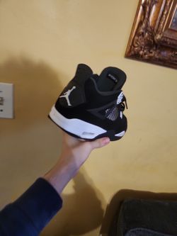 Jordan 4s size 8.5