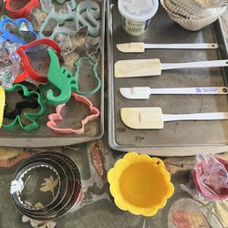 Hobby And Enjoy Baking. Total Of 22 Cookies Shapes,2 Trays 