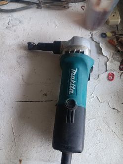 Makita nibblers
