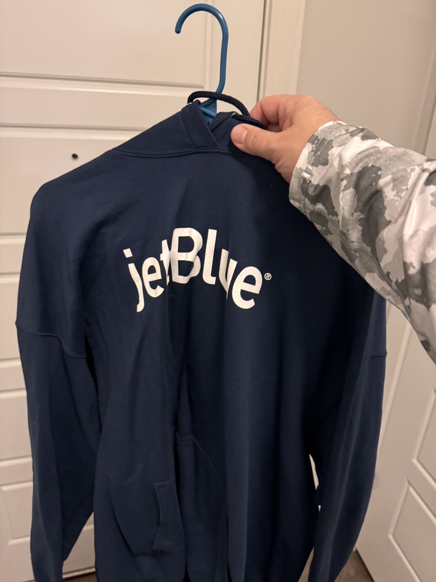 Men’s Or Unisex jetBlue Hooded Sweatshirt XXL