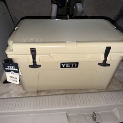 New Yeti Tundra 45 Tan Hard Cooler