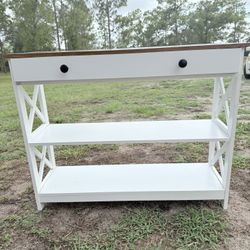 Entrance Table 