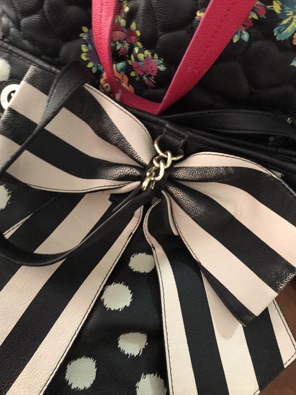 Betsey Johnson purse for Sale in Miami, FL - OfferUp