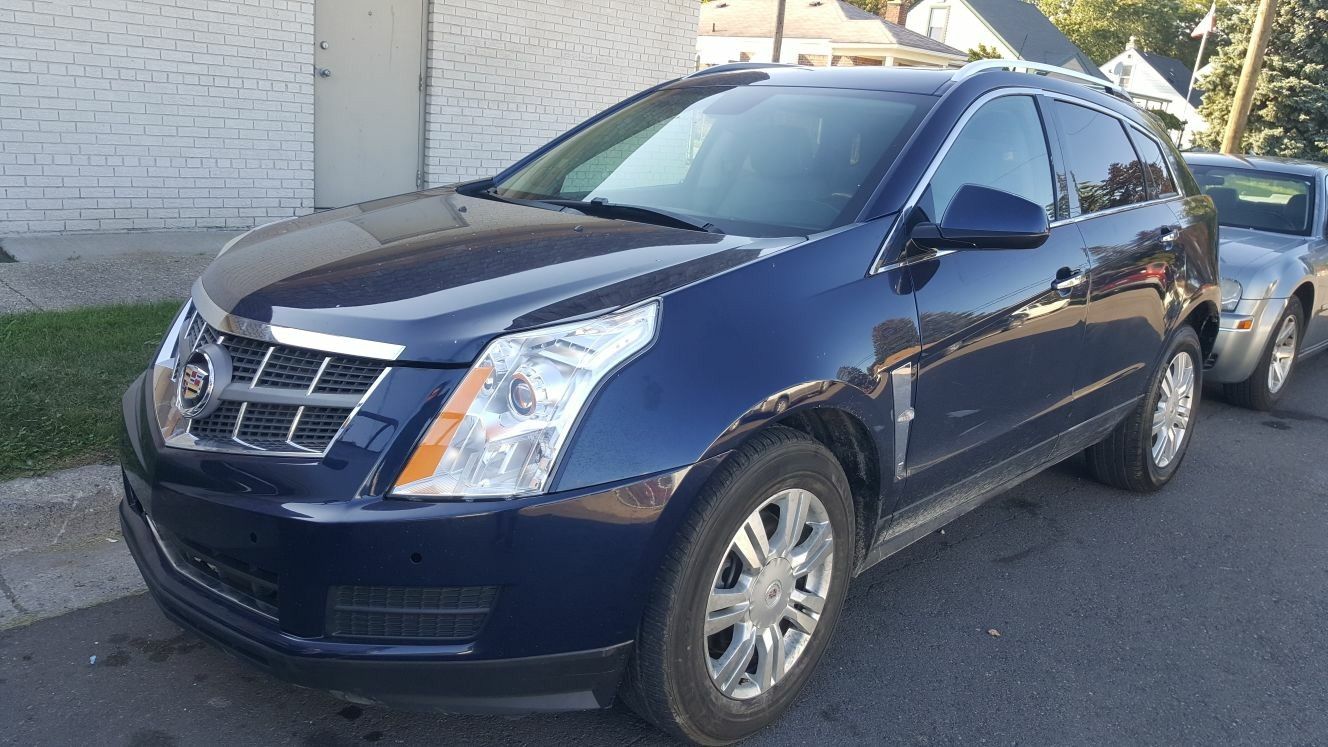 2010 Cadillac SRX AWD Fully loaded sunroof all power options